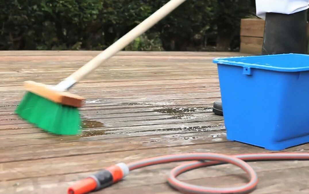Comment bien entretenir ses aménagements extérieurs en bois toute l’année ?