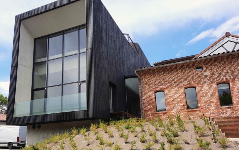 bardage extérieur bois brulé, agrandissement bureau